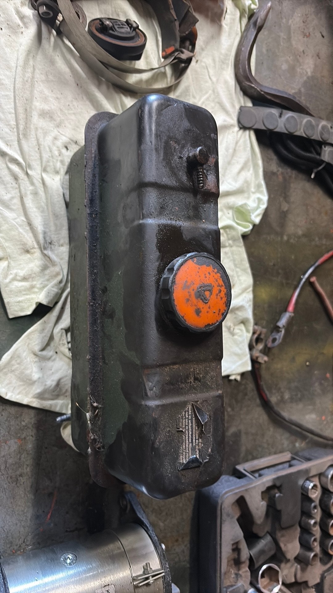 2 tankjes, Auto-onderdelen, Ophalen, Gebruikt