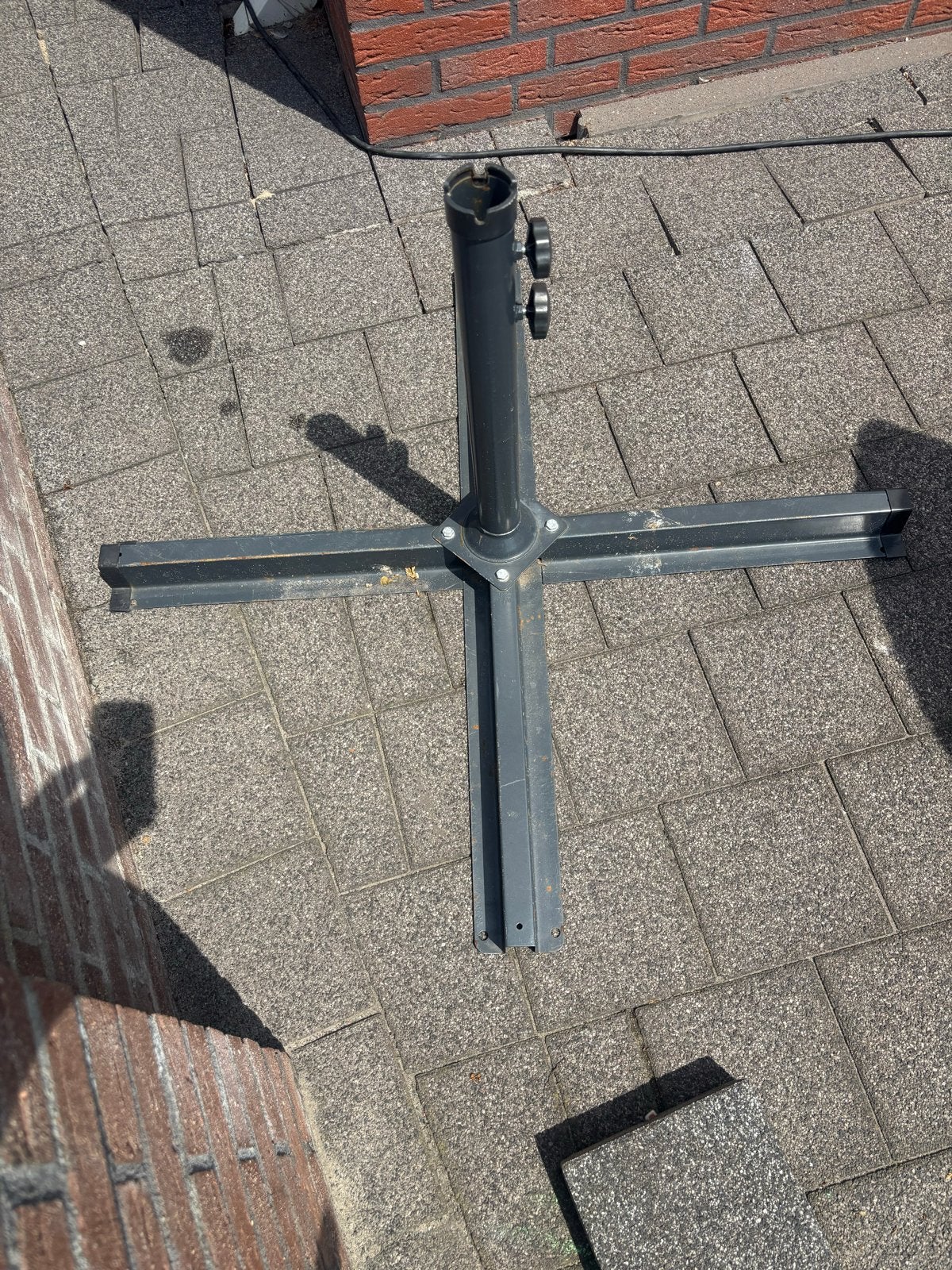 Zweefparasol grijs met voet, Tuin en Terras, Parasols, Gebruikt, Kantelbaar, Zweefparasol, 2 tot 3 meter