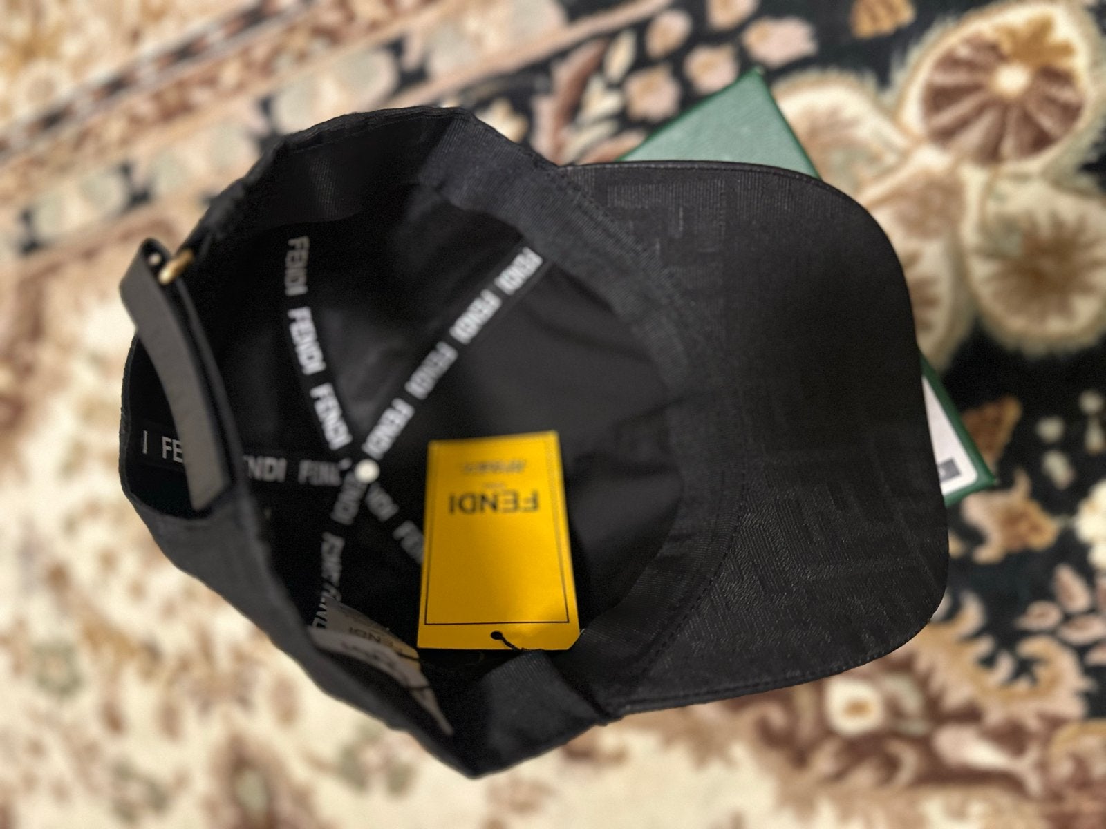 Fendi Pet Zwart - Nieuw met labels, Ophalen of Verzenden, Nieuw, One size fits all, Pet