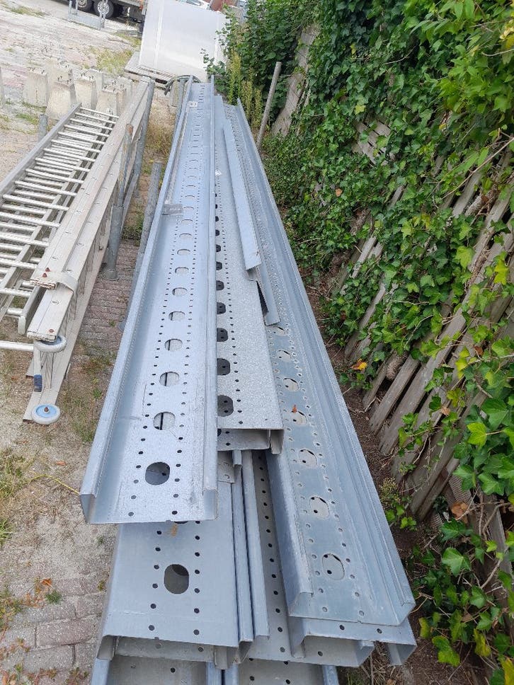 Te koop entresol vloerliggers verdiepingsvloer lang 7000 mm