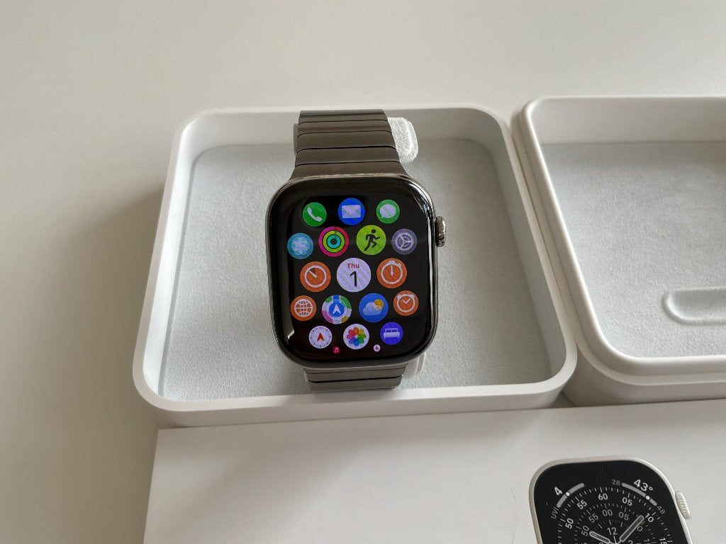 Apple Watch Series 11 Natural Titanium 46 mm Link Bracelet, Ophalen, Stappen, IOS, Zo goed als nieuw
