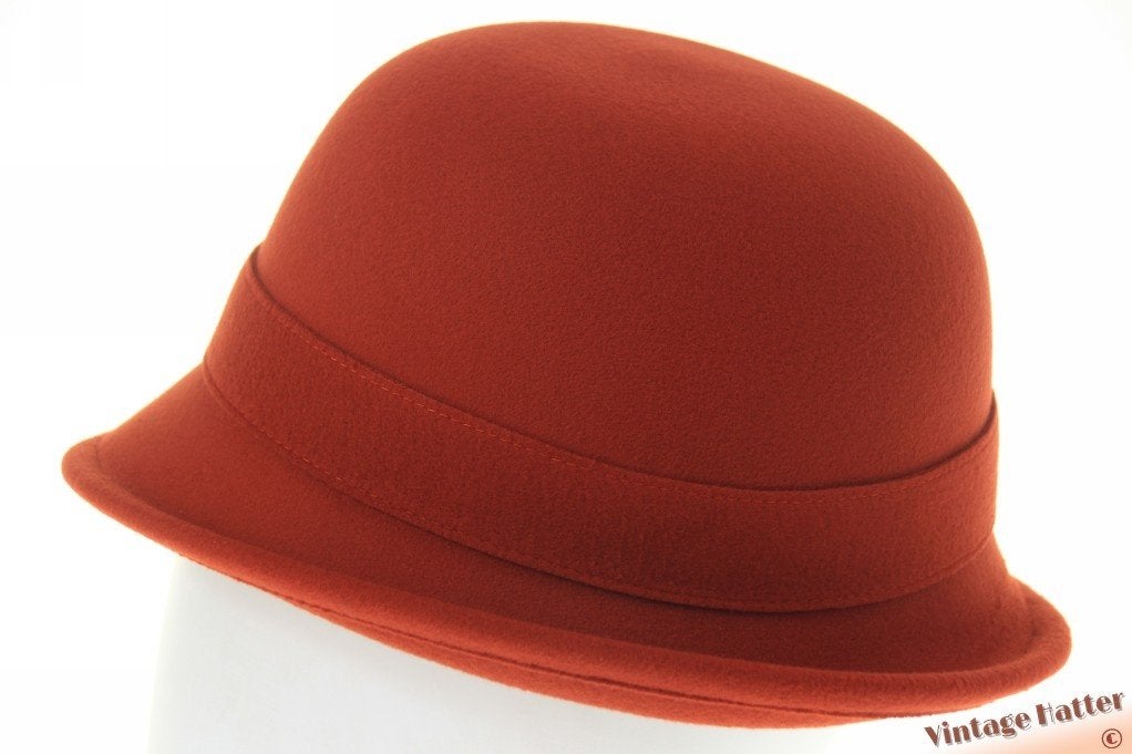 cloche dophoed Dameshoed oranje rood vilt 53-57 nieuw, Ophalen of Verzenden, Nieuw, One size fits all, Hoed