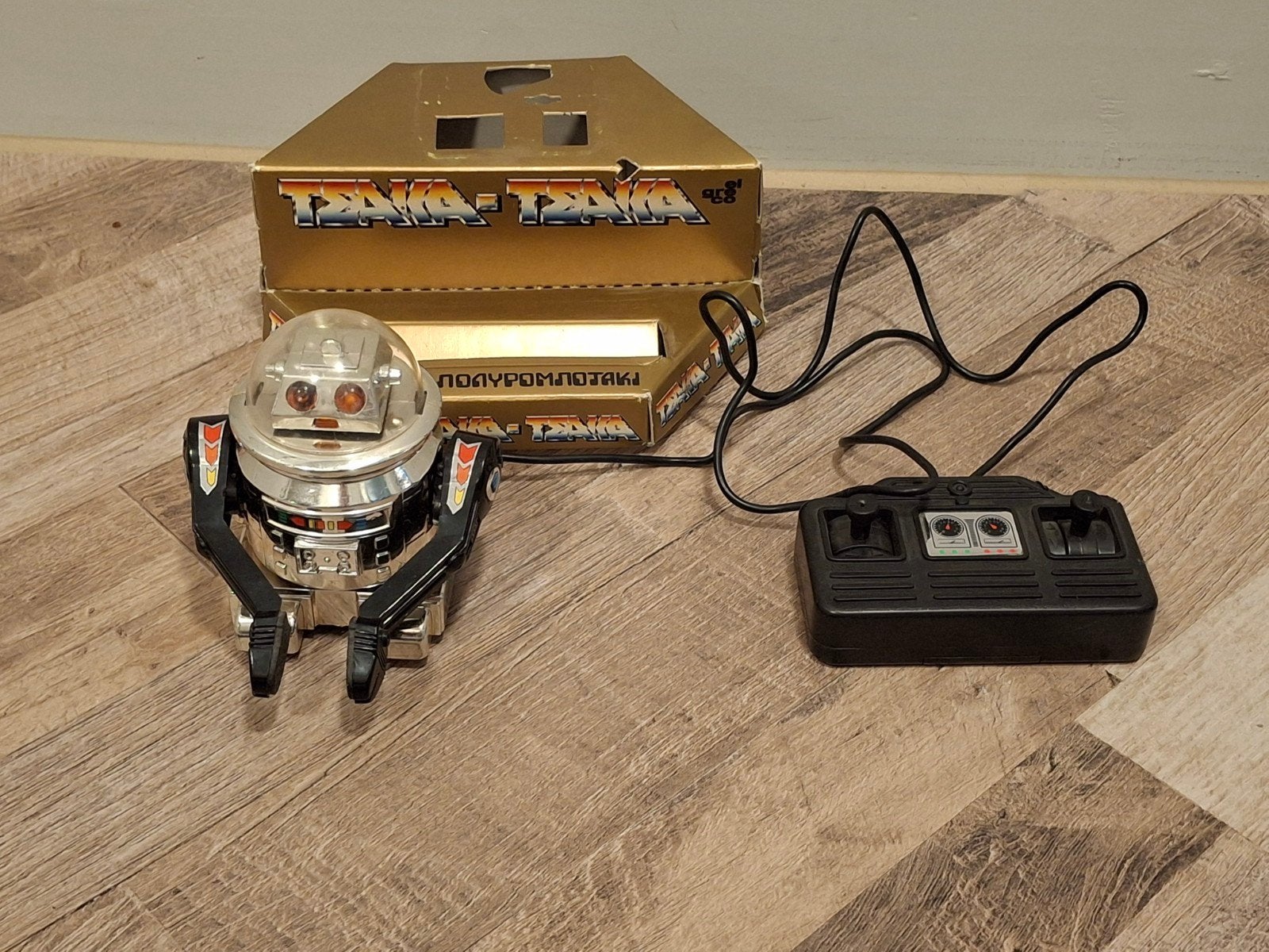 Speelgoed Robot vintage Tsaka jaren 80 met afstandsbediening, Ophalen of Verzenden, Gebruikt