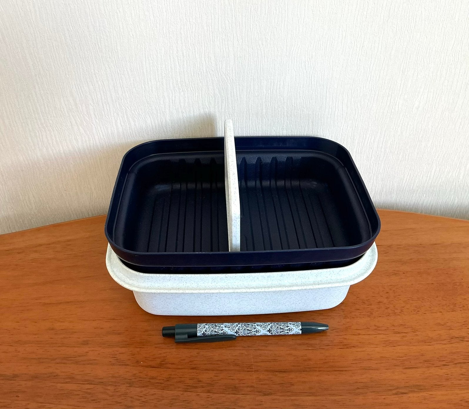 Tupperware Kornuit Kaasdoos Crackerdoos met schotje €15,00., Huis en Inrichting, Ophalen of Verzenden, Zo goed als nieuw, Overige typen