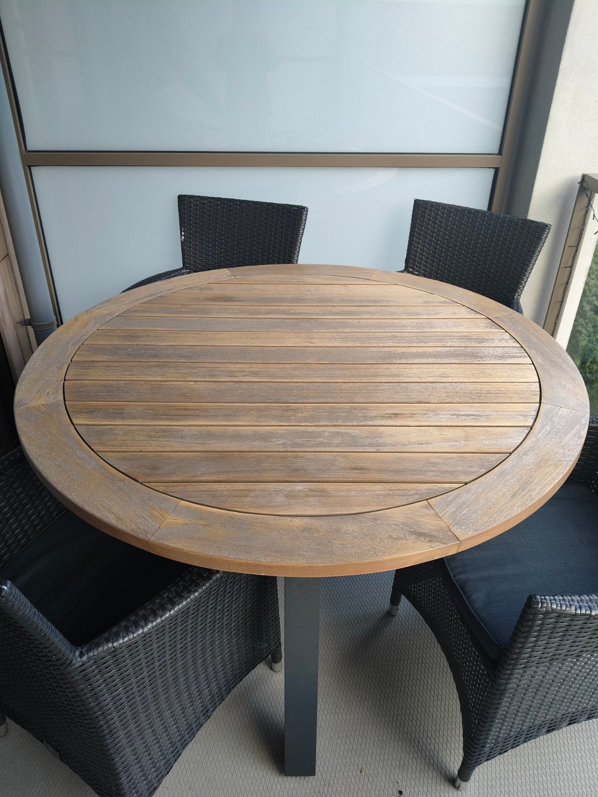 Ronde buitentafel + 4 stoelen met kussens, Ophalen, 4 zitplaatsen, Gebruikt, Tuinset