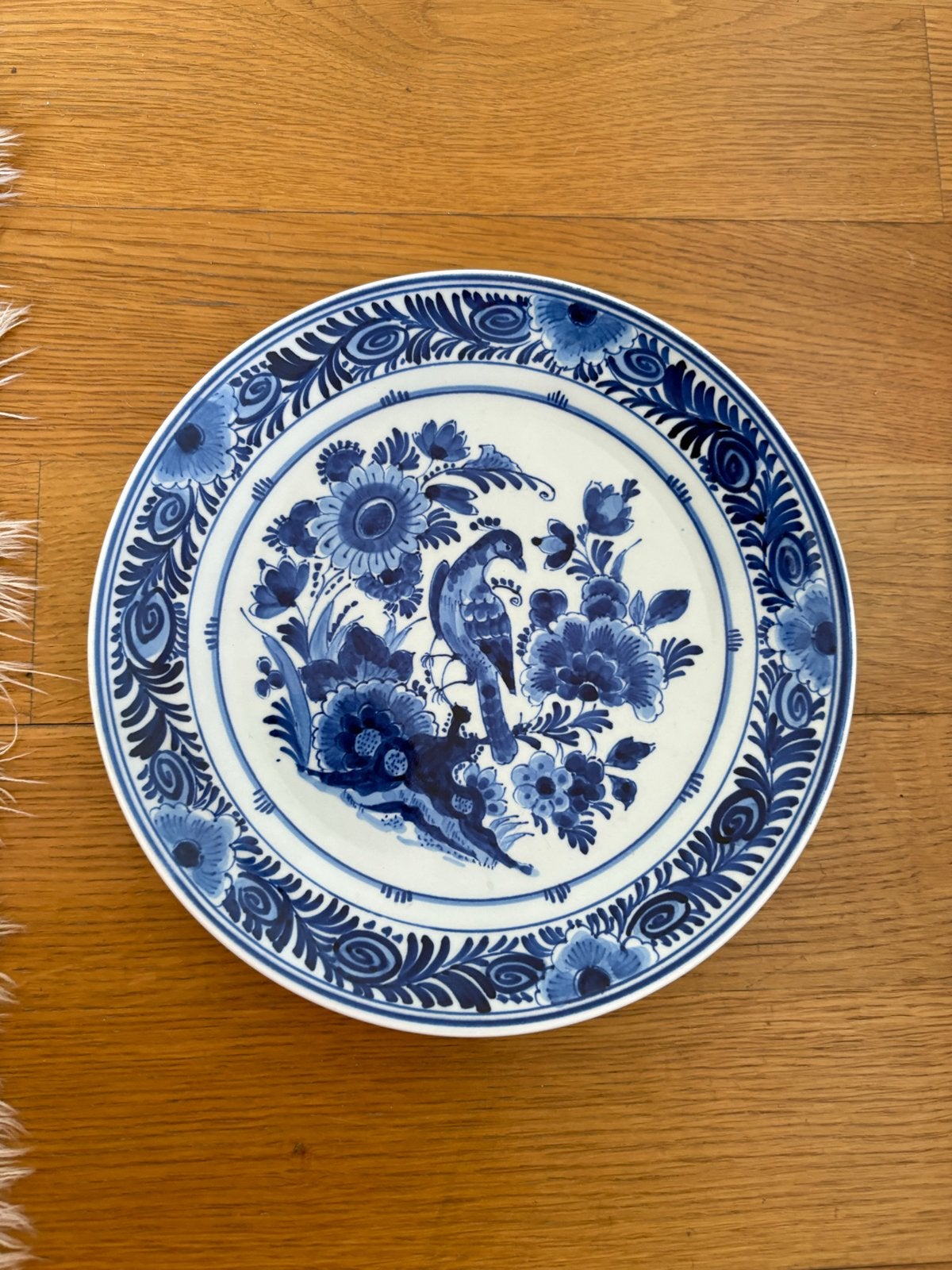 Antiek Delfts Blauw Bord met Vogel en Bloemenmotief, Antiek en Kunst, Ophalen