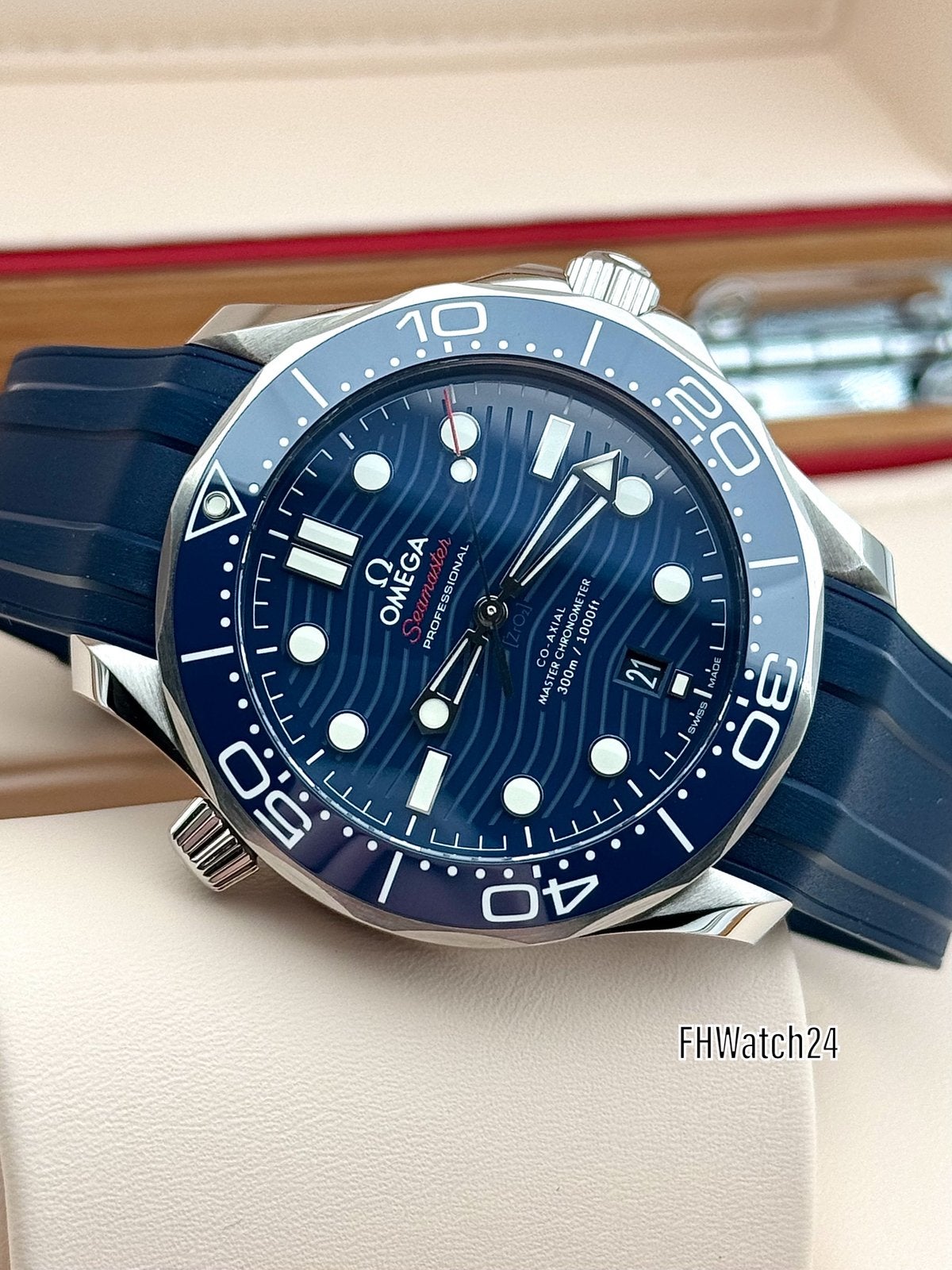 Omega Seamaster 300M 210.32.42.20.03.001 Blauw. Full 2024., Gebruikt, Polshorloge, Overige materialen, Ophalen of Verzenden