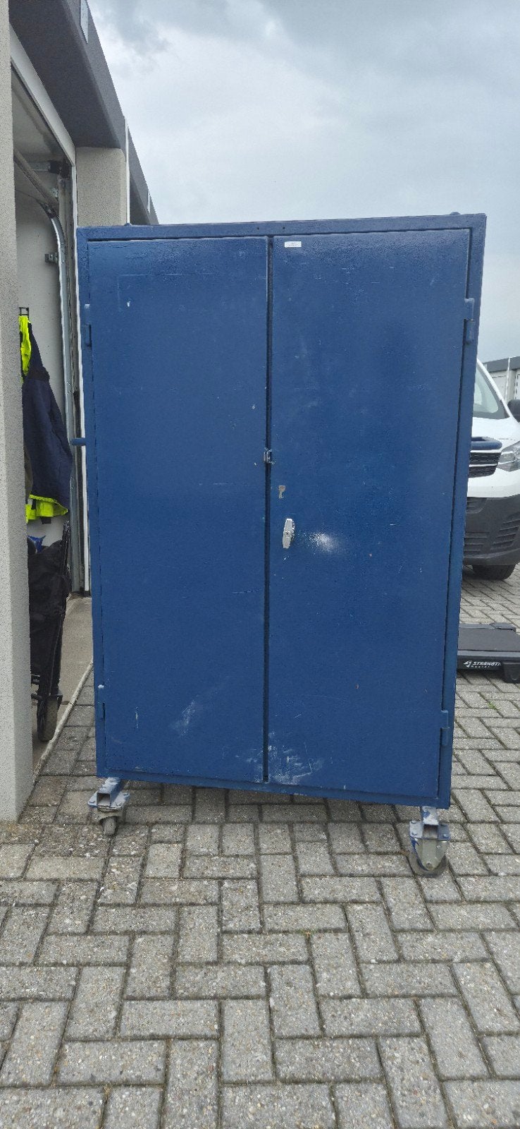 Robuuste metalen kast op wielen - Blauw, Ophalen, Gebruikt