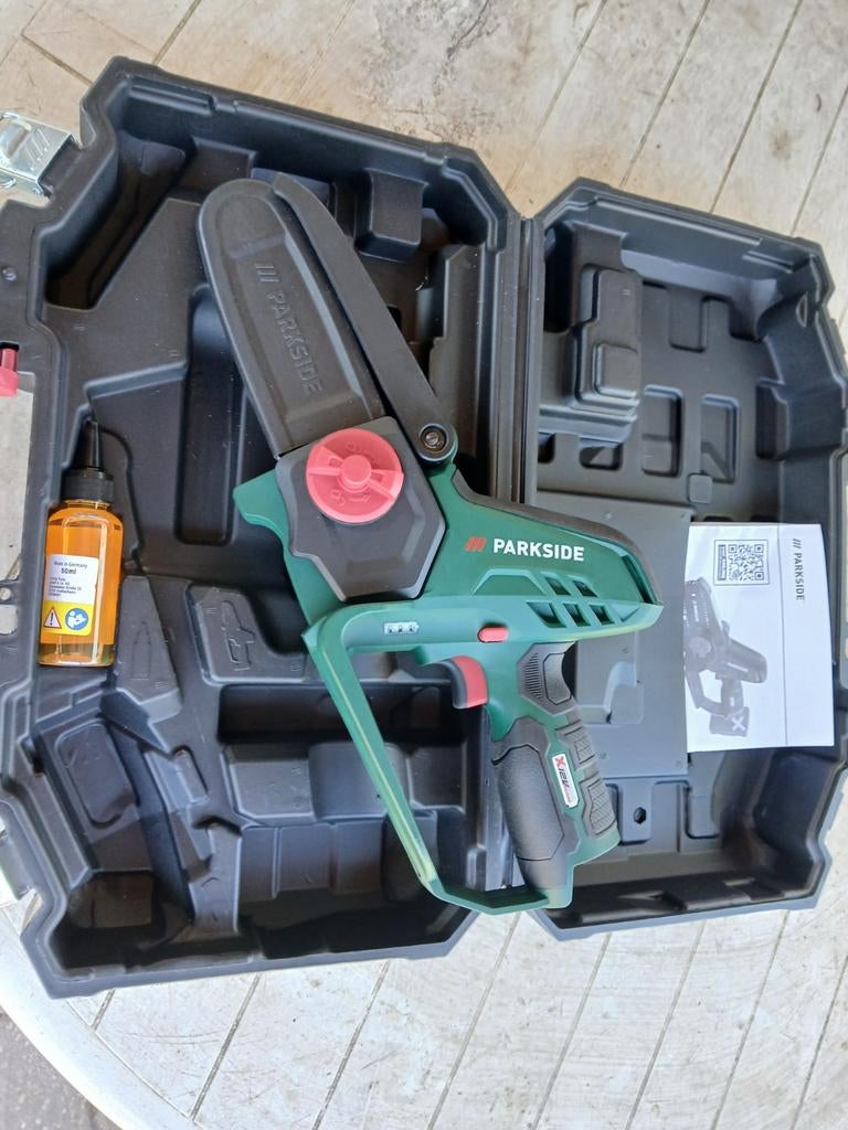 Parkside Accu Kettingzaag 12V - Compact en Krachtig, Doe-het-zelf en Verbouw, Ophalen, Minder dan 30 mm, Kettingzaag, Minder dan 600 watt