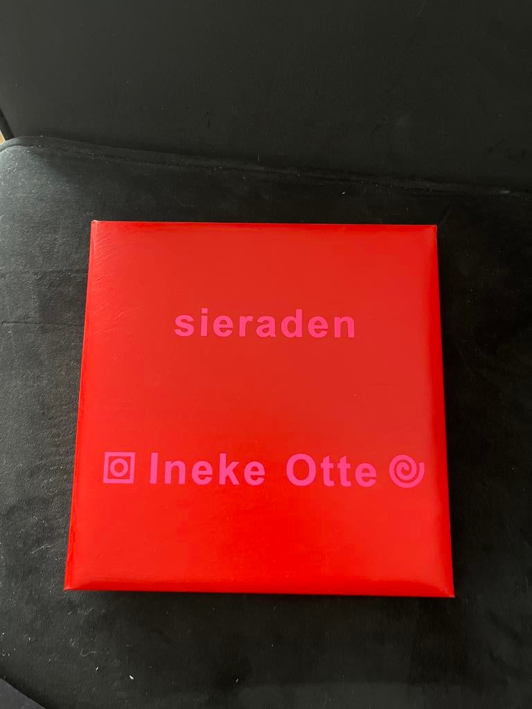 Sieraden Ineke Otte - Uniek Boek over Sieradenontwerp, Ophalen of Verzenden, Zo goed als nieuw