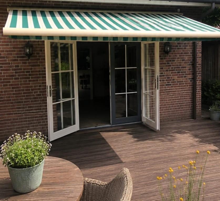 Markilux Elektrische Knikarm zonnescherm Groen/Wit doek, Ophalen, Zo goed als nieuw