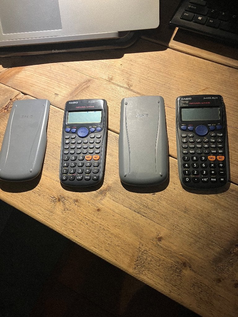 Rekenmachine Casio fx-82ES Plus, Diversen, Ophalen of Verzenden, Gebruikt