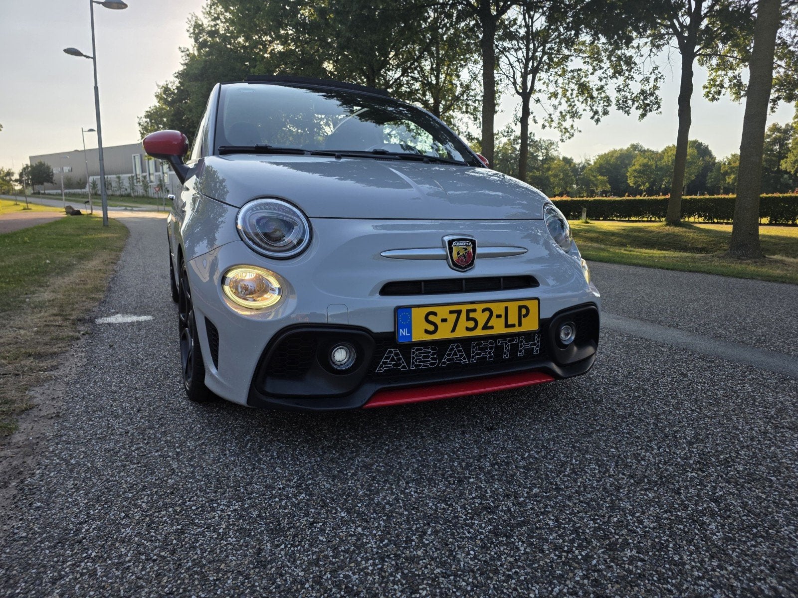 Zeer nette Fiat 500 Abarth Pista Cabrio 2020 weinig KM, Auto's, Fiat, Particulier, Benzine, Hatchback, Handgeschakeld, Geïmporteerd
