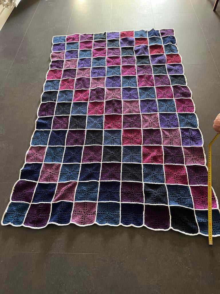 Met de hand gehaakte sprei (1.20 bij 1.95 meter), Ophalen, Zo goed als nieuw