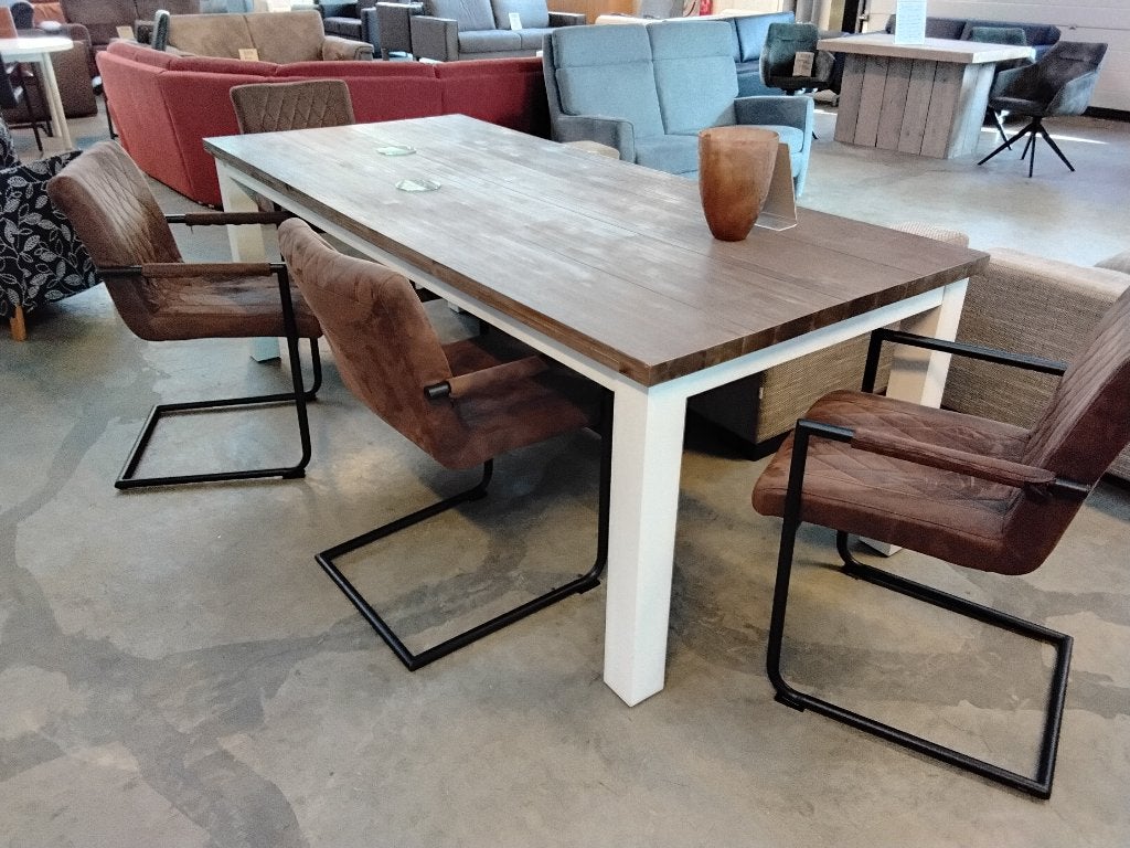 Eettafel 210 x 100 cm, voor 150=. Meer voorraad! Second Life