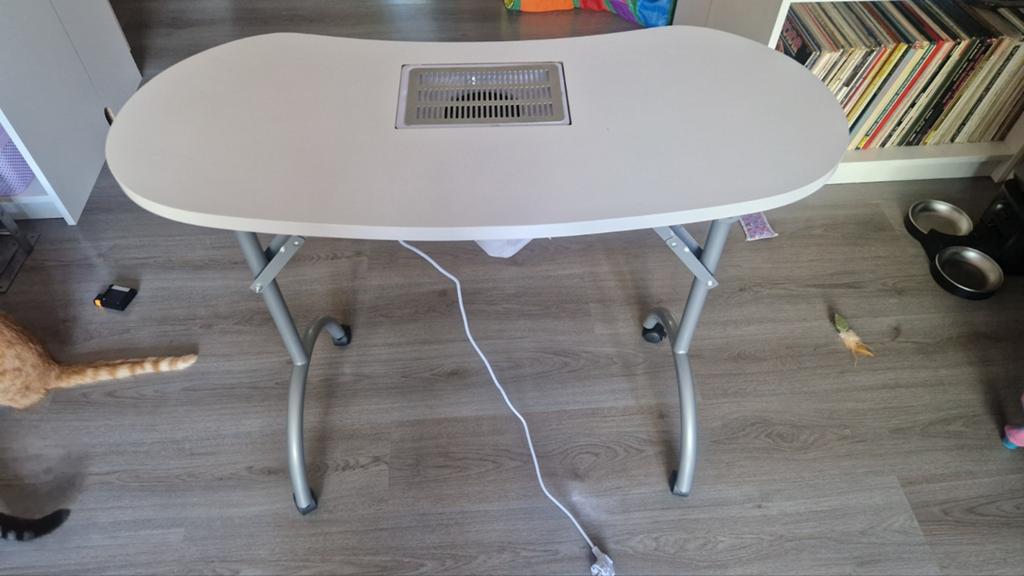 Opvouwbare nageltafel met afzuiging en draagtas, Ophalen, Gebruikt, Metaal, Ovaal