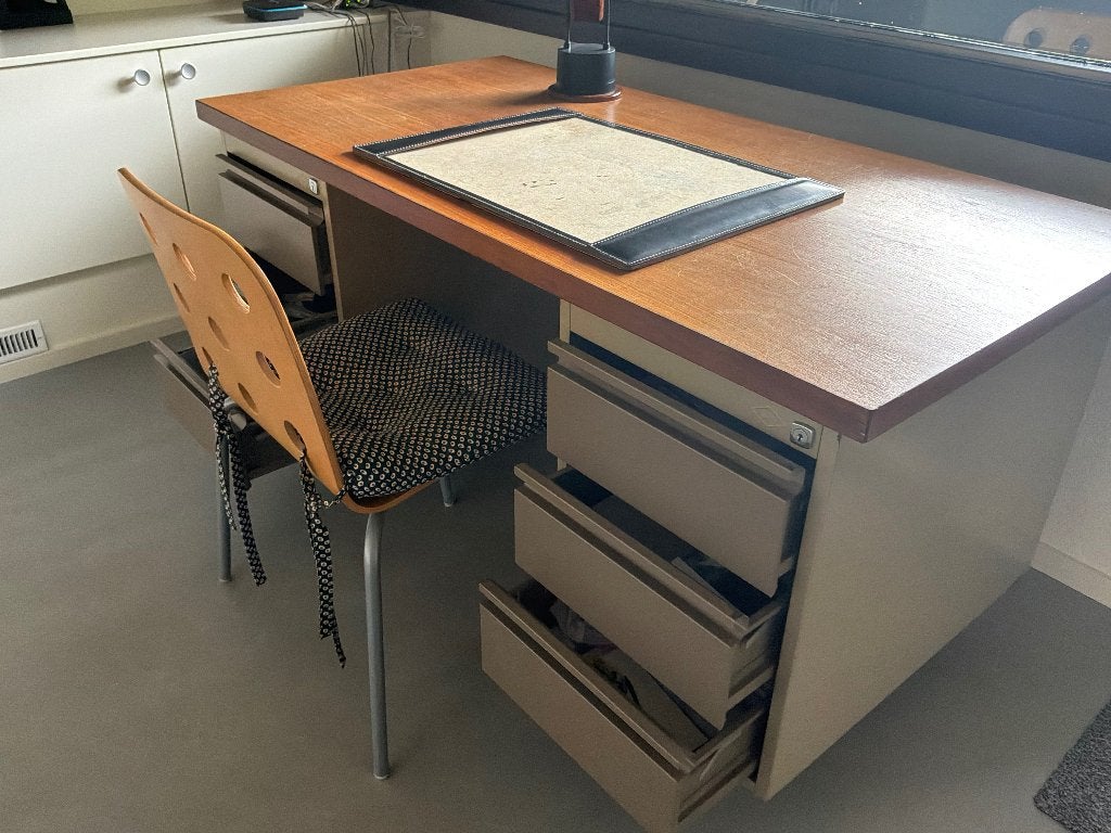 Bureau, Ophalen, Gebruikt, 150 cm, Metaal