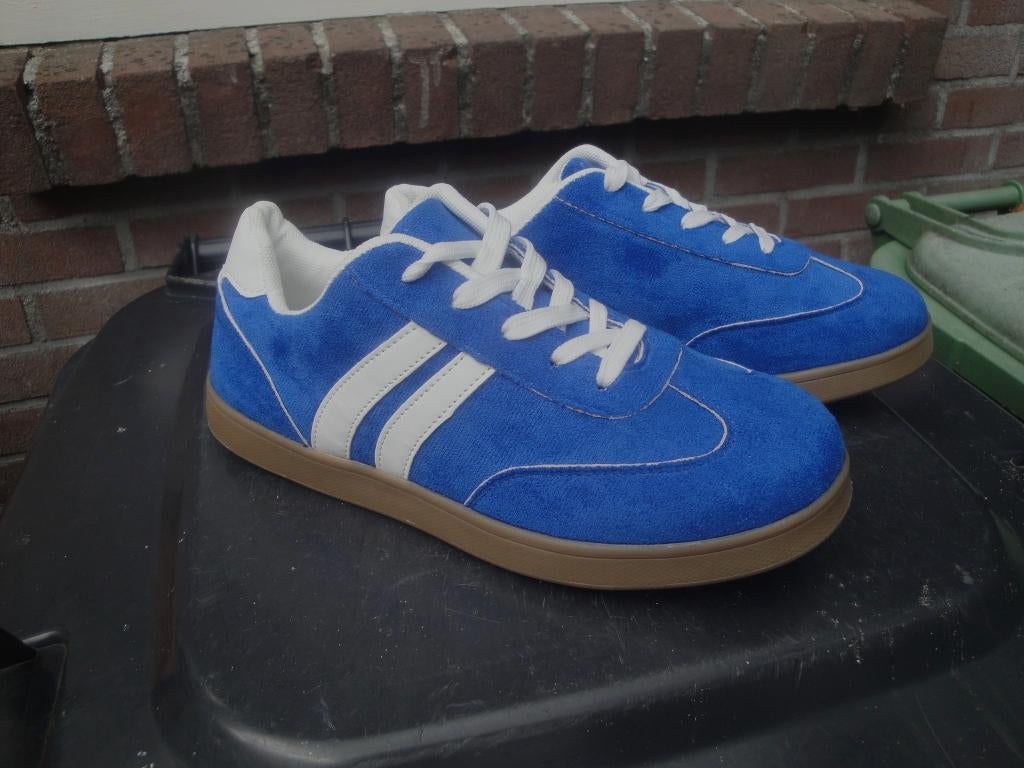 NIEUW!! Kobaltblauwe sneakers maat 40, Kleding | Dames, Blauw, Nieuw, Ophalen of Verzenden, Sneakers of Gympen