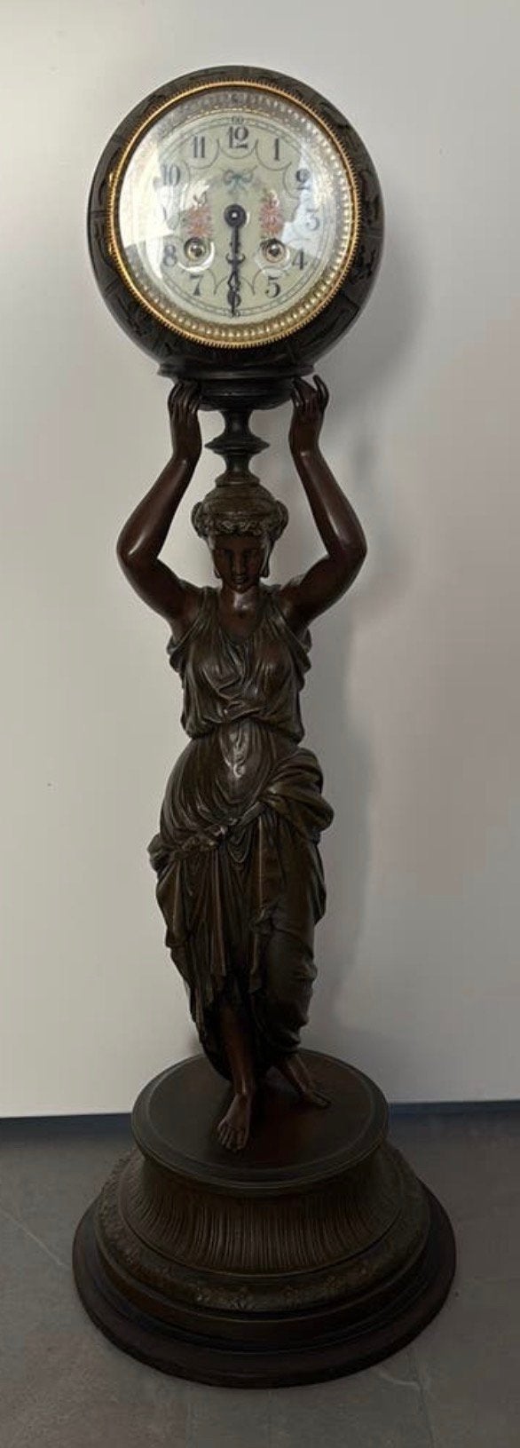 Art nouveau klok met vrouw, Ophalen