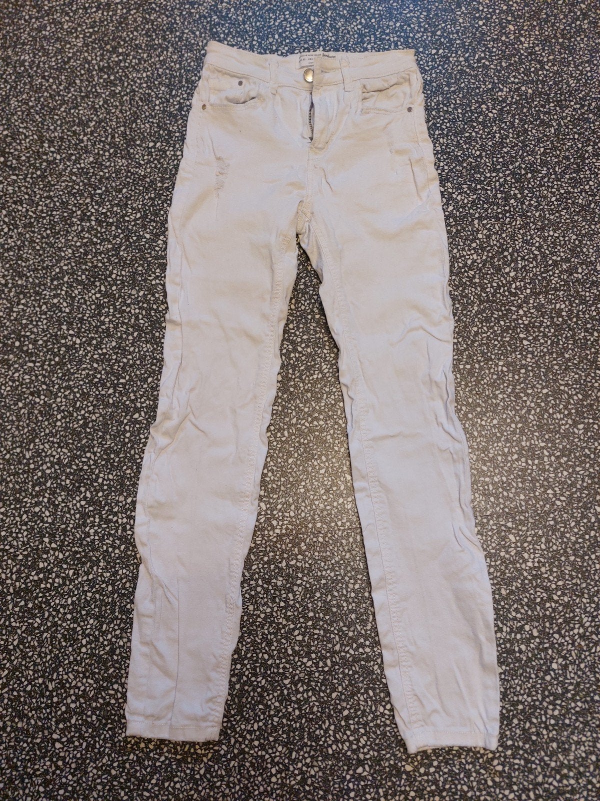 witte Stradivarius spijkerbroek, Wit, Ophalen of Verzenden, Zo goed als nieuw, W27 (confectie 34) of kleiner