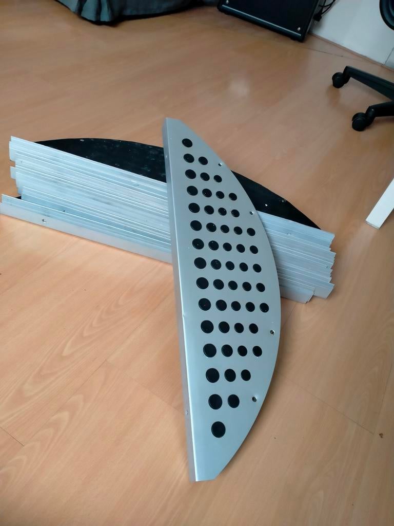 Aluminium trapmatten met rubber noppen (25 stuks), Doe-het-zelf en Verbouw, Ophalen, Gebruikt, Trap, Minder dan 2 meter