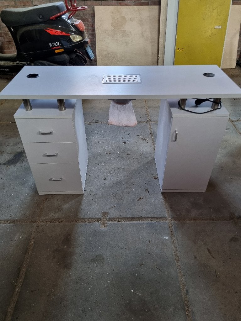 Nageltafel met stof afzuiging