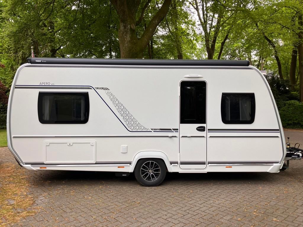 Perfecte bijna nieuwe caravan Fendt Apero 495 SG Spring 2024, Caravans en Kamperen, Standaardzit, 2 aparte bedden, Kachel, Particulier