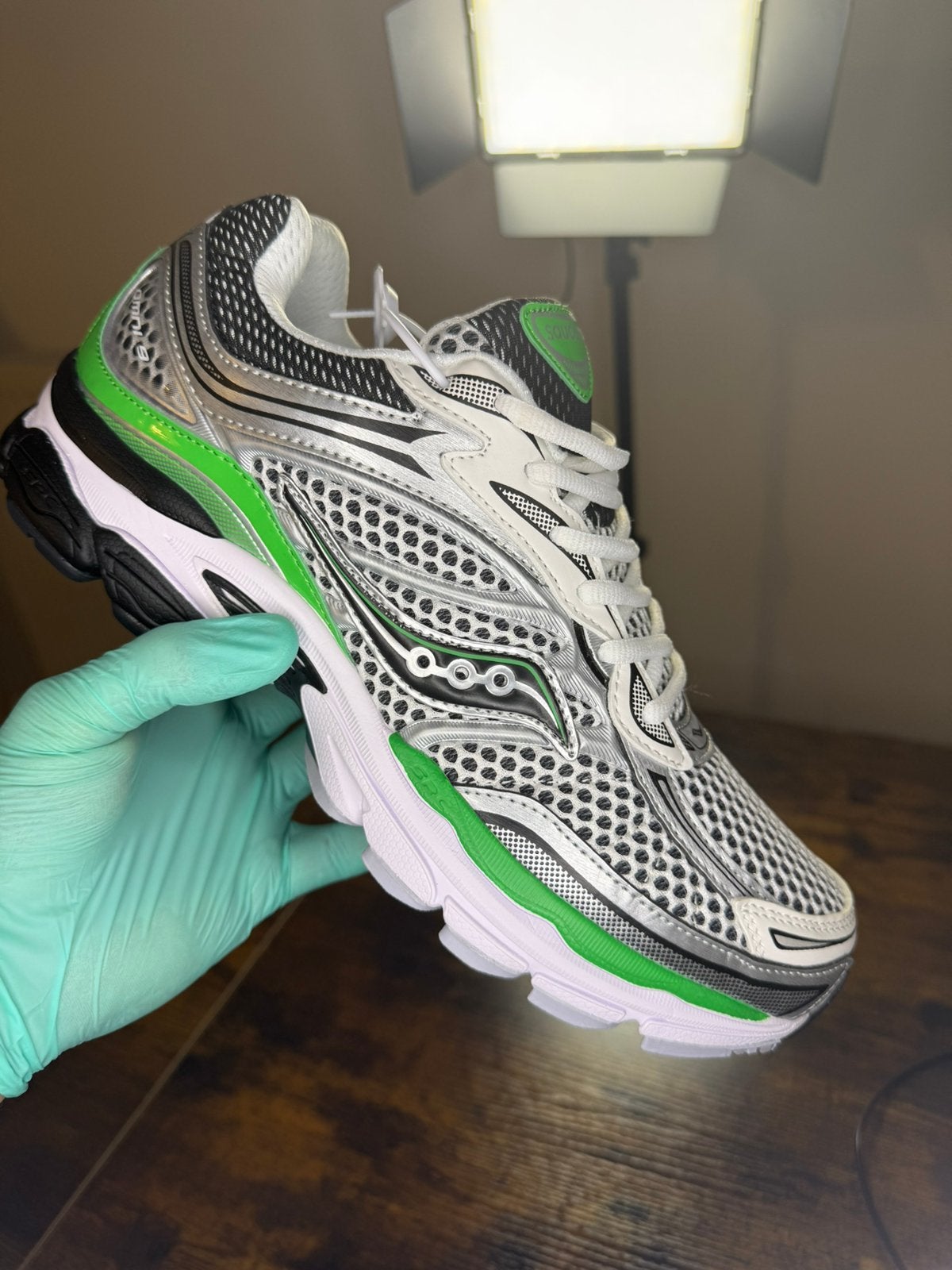 Saucony ProGrid Omni 9 OG Sneakers – Diverse Kleuren & Maten, Ophalen of Verzenden, Nieuw, Overige kleuren, Sneakers of Gympen