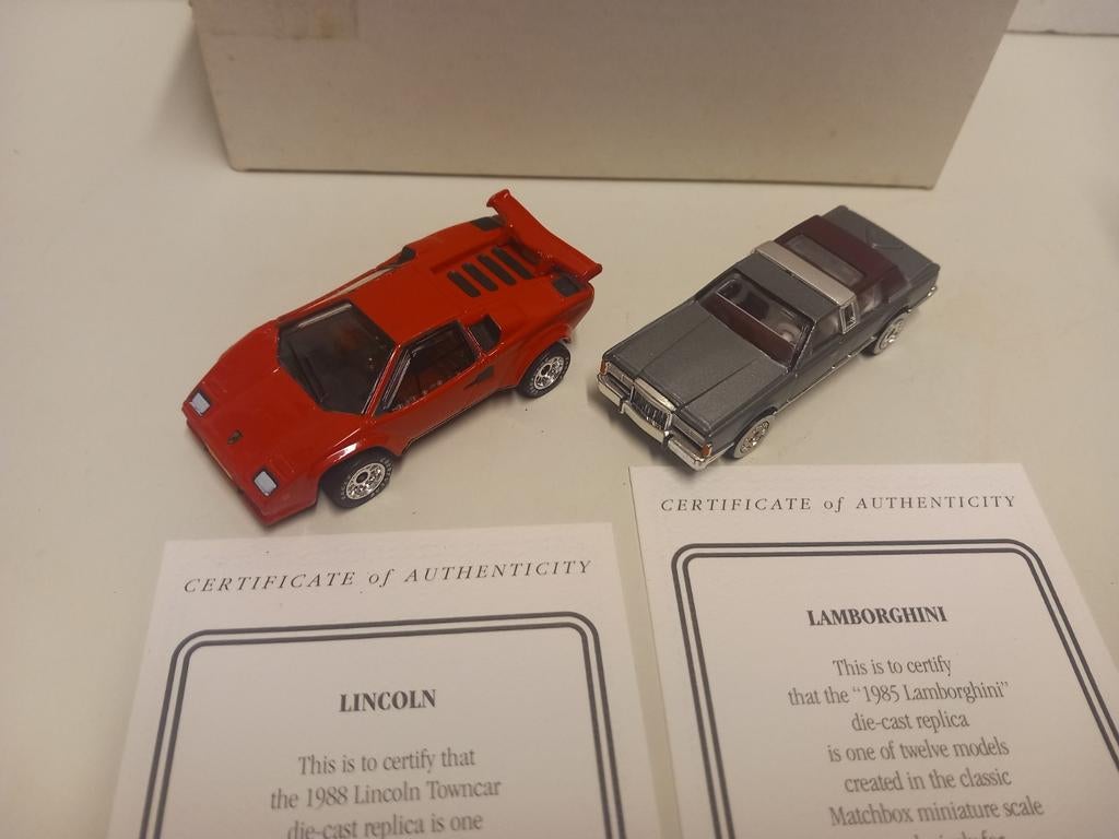 Matchbox 2-pack Lincoln & Lamborghini in doos 3INCH, Ophalen of Verzenden, Zo goed als nieuw, Auto