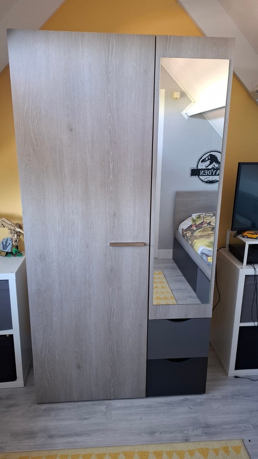 Complete kinderkamer: bed, kledingkast en bureau, 100 tot 150 cm, 200 cm of meer, Zo goed als nieuw, Modern