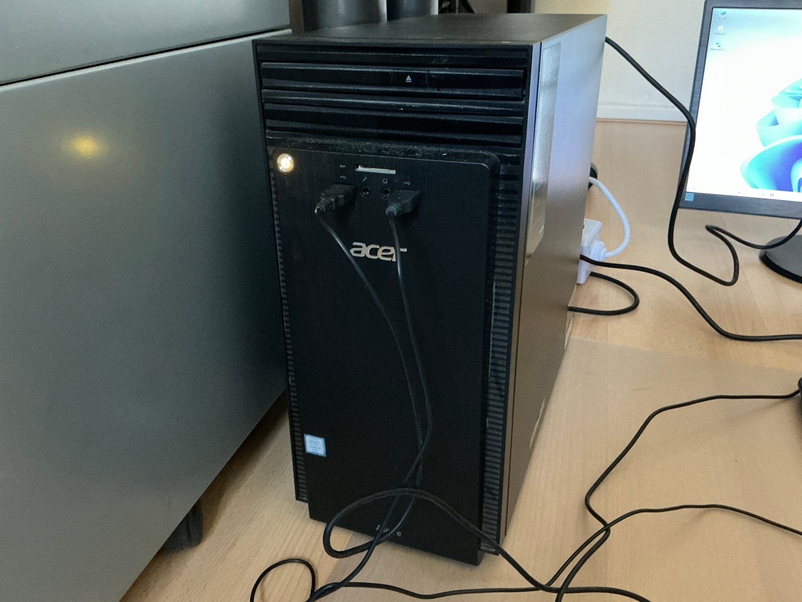 Acer TC 710 Desktop PC met Philips 21 inch monitor, Computers en Software, Ophalen, Gebruikt, SSD, Met videokaart