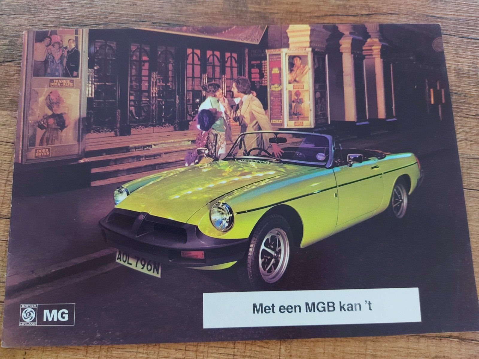 1974 keurige MGB folder NL, Ophalen of Verzenden, Zo goed als nieuw, Overige merken