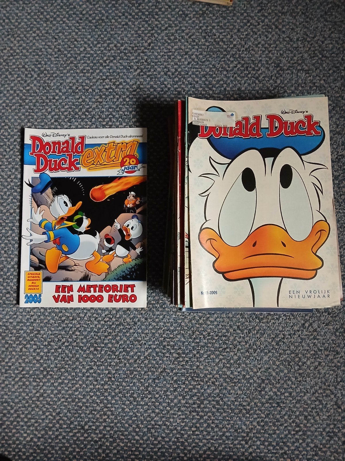 Donald Duck Extra en Donald Duck Jaarboek 2005, Boeken, Meerdere stripboeken, Ophalen, Gelezen