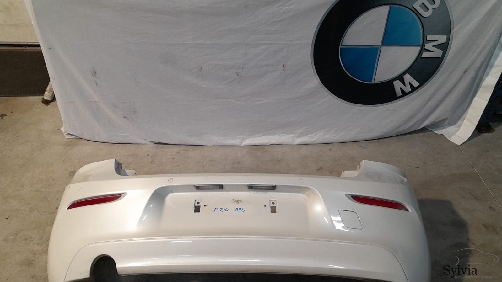 Achterbumper BMW 1 serie F20 F21 LCi Kleurcode: Mineralweiss, Gebruikt, -, -, Ophalen of Verzenden