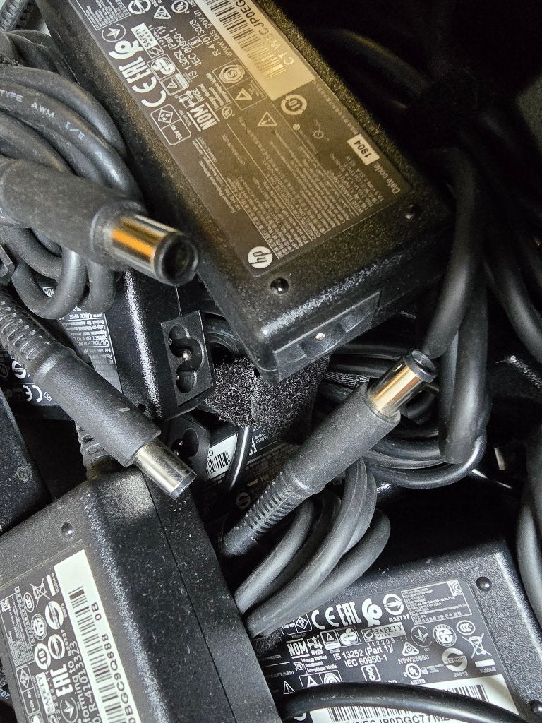 Partij 50x HP Laders 65W -dikke pin. Ook per stuk te koop., Hp, Gebruikt, Ccservice, Ophalen of Verzenden