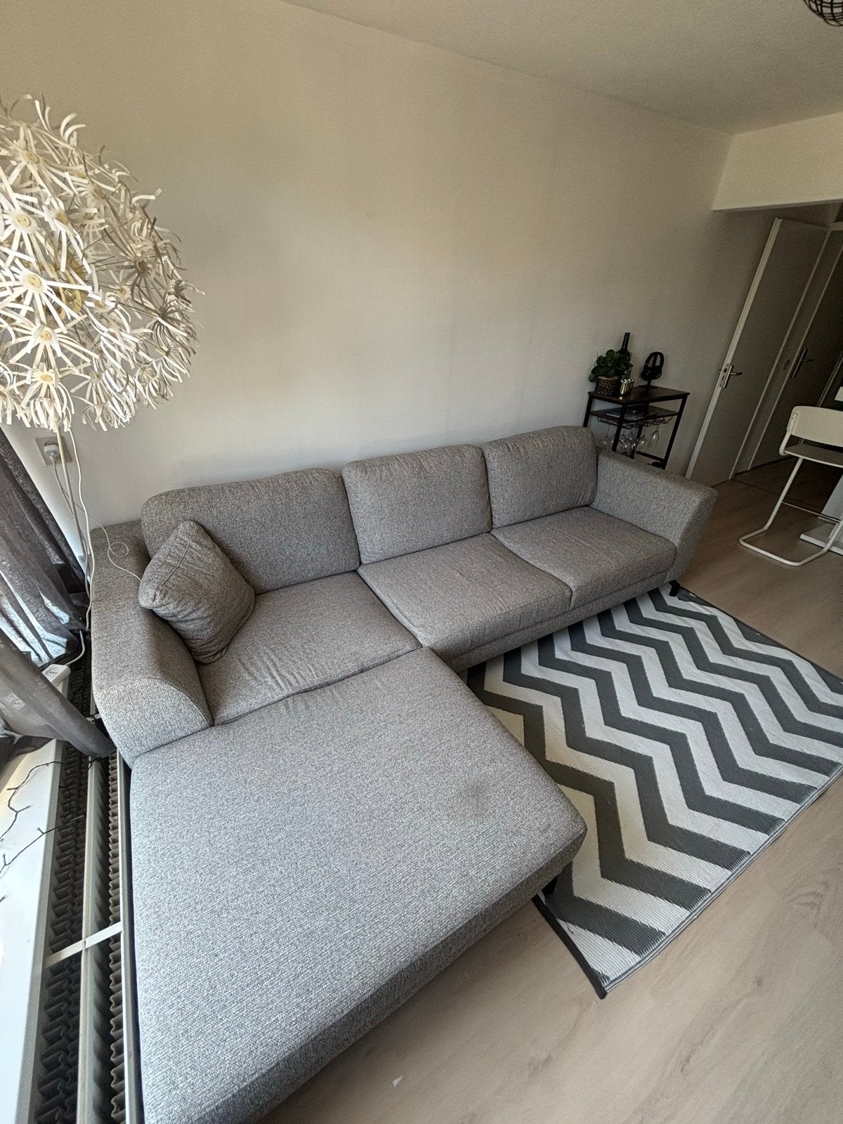 Comfortabele hoekbank met ruim loungegedeelte, Huis en Inrichting, Banken | Bankstellen, Ophalen, Gebruikt, Hoekbank, Stof