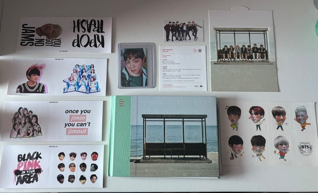 BTS You Never Walk Alone Album + Jin Photocard, Ophalen of Verzenden, Zo goed als nieuw, Pop, Extra's