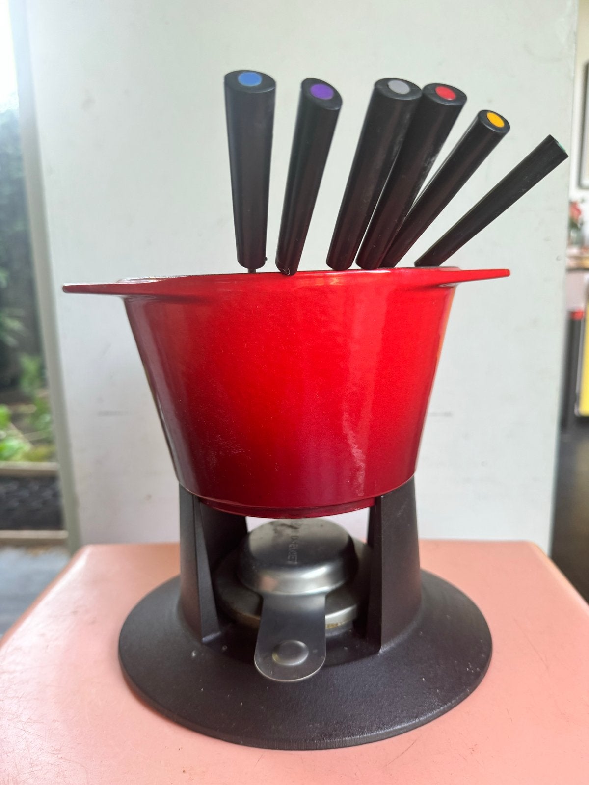 Le Creuset Fonduepan Rood met Branderset en Vorken, Ophalen of Verzenden, Gebruikt, Brander, Fondueset