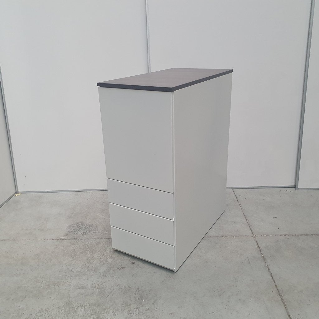 Voortman computerkast - 100x43x80 cm, Apple, Gebruikt, Support@apple.com, Apple Park Way, Cupertino, California