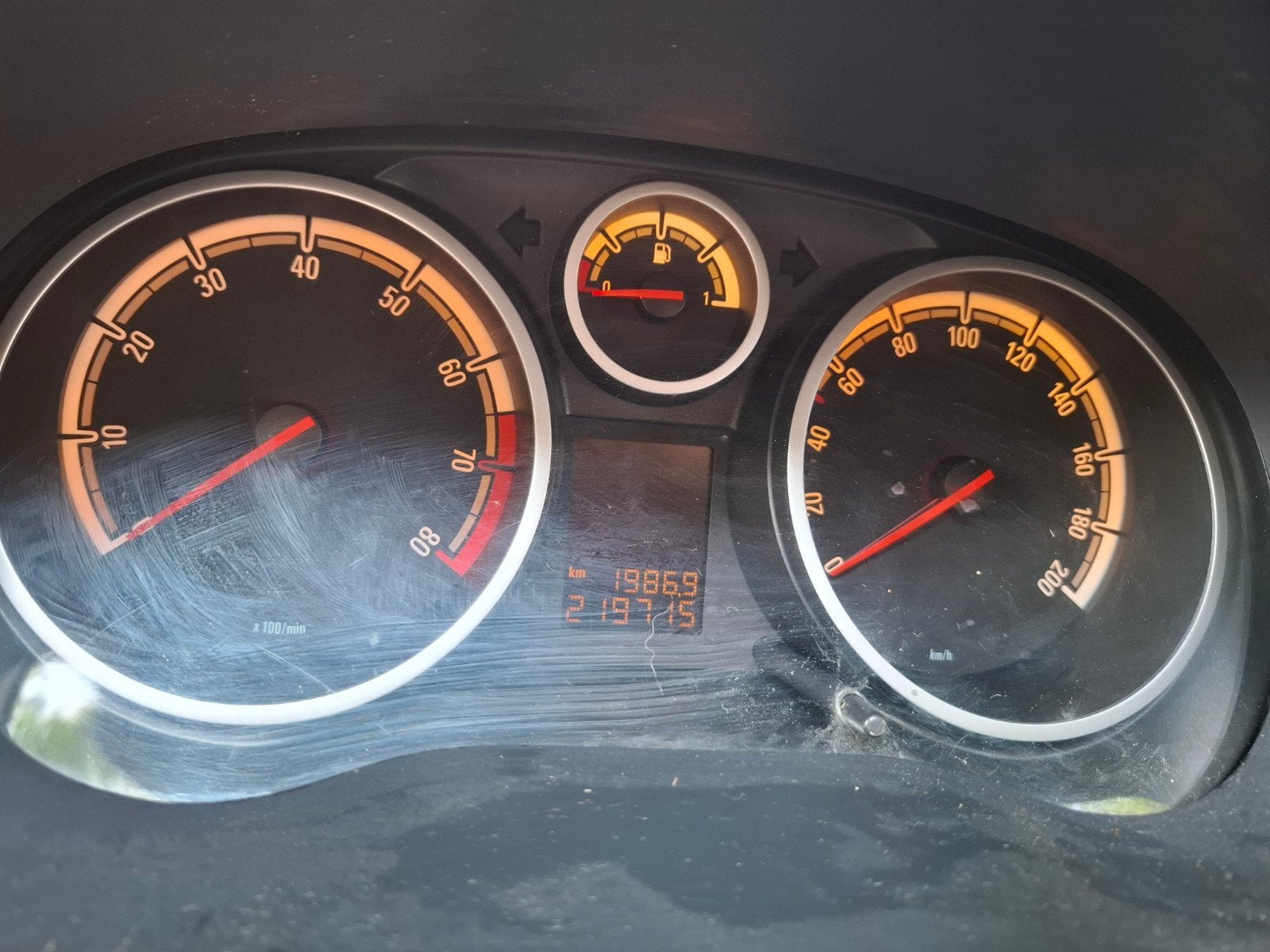 Opel Corsa 2009 Zwart met skibox, Auto's, Zwart, 1364 cc, Particulier, Corsa