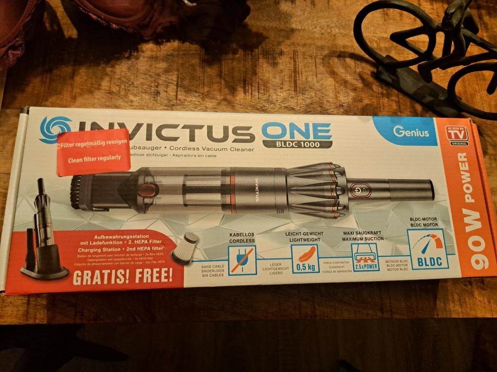 Invictus Accu Handstofzuiger - Zeer Krachtig, Ophalen of Verzenden, Gebruikt, Reservoir, Kruimeldief