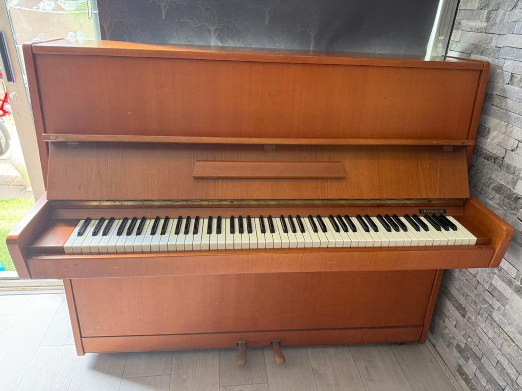 Pianos, Muziek en Instrumenten, Piano's, Ophalen of Verzenden, Zo goed als nieuw, Zwart
