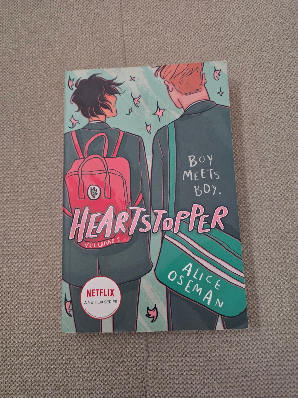 Heartstopper Volume 1 - Alice Oseman (Netflix serie), Ophalen of Verzenden, Zo goed als nieuw, Alice Oseman, Europa overig