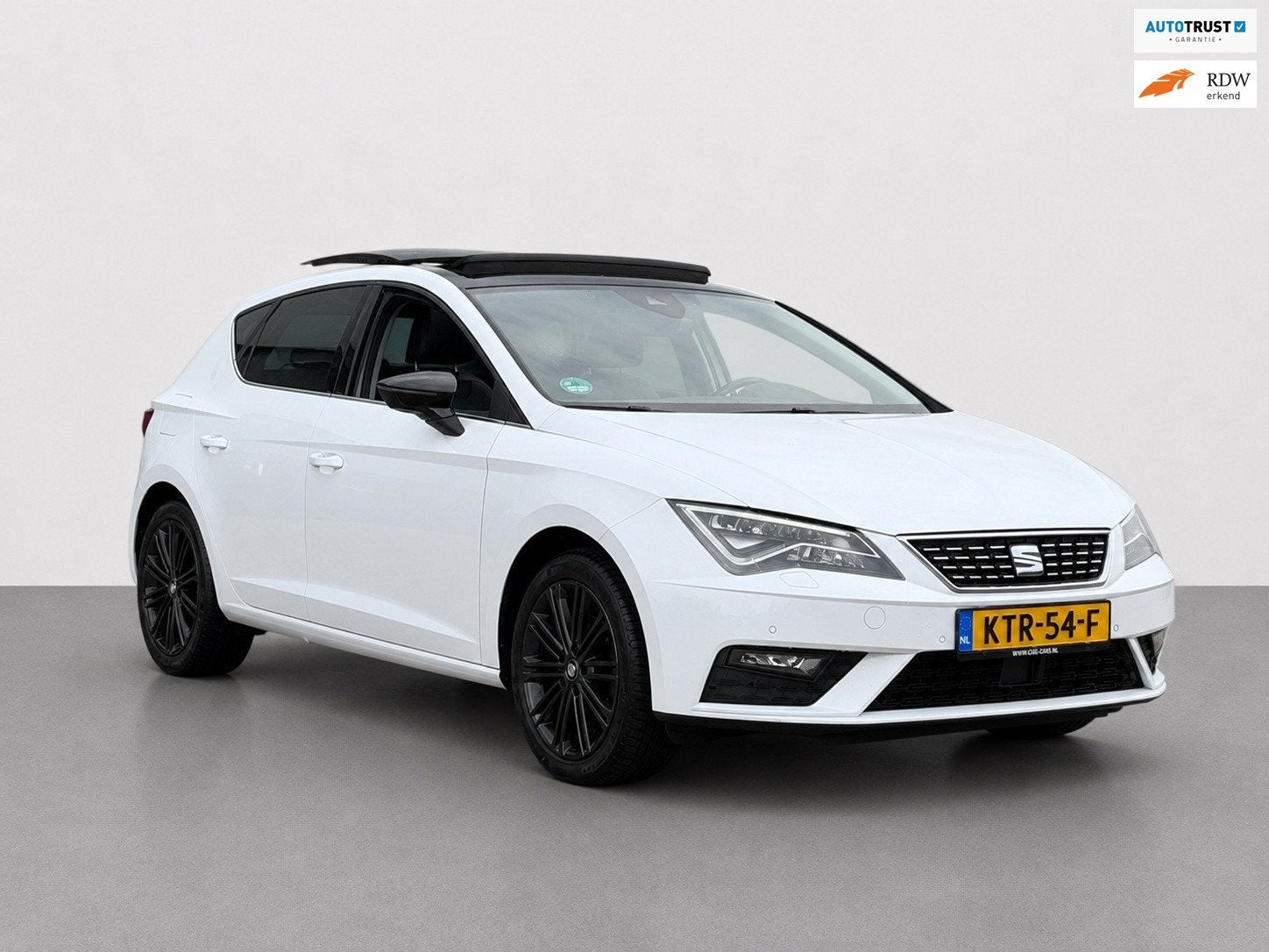 Seat LEON 1.5 TSI Xcellence+VirtualCockpit +Pano+Carplay+Dea, 4 cilinders, Leon, 610 kg, Wit