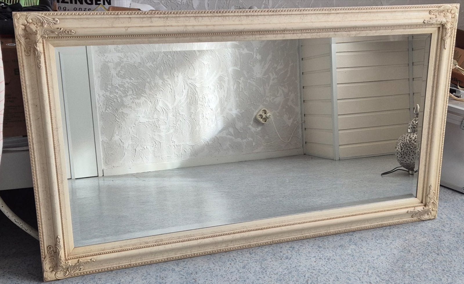 Grote spiegel met sierlijke lijst - Crème/Wit, Huis en Inrichting, Woonaccessoires | Spiegels, Ophalen, Gebruikt, 125 cm of meer