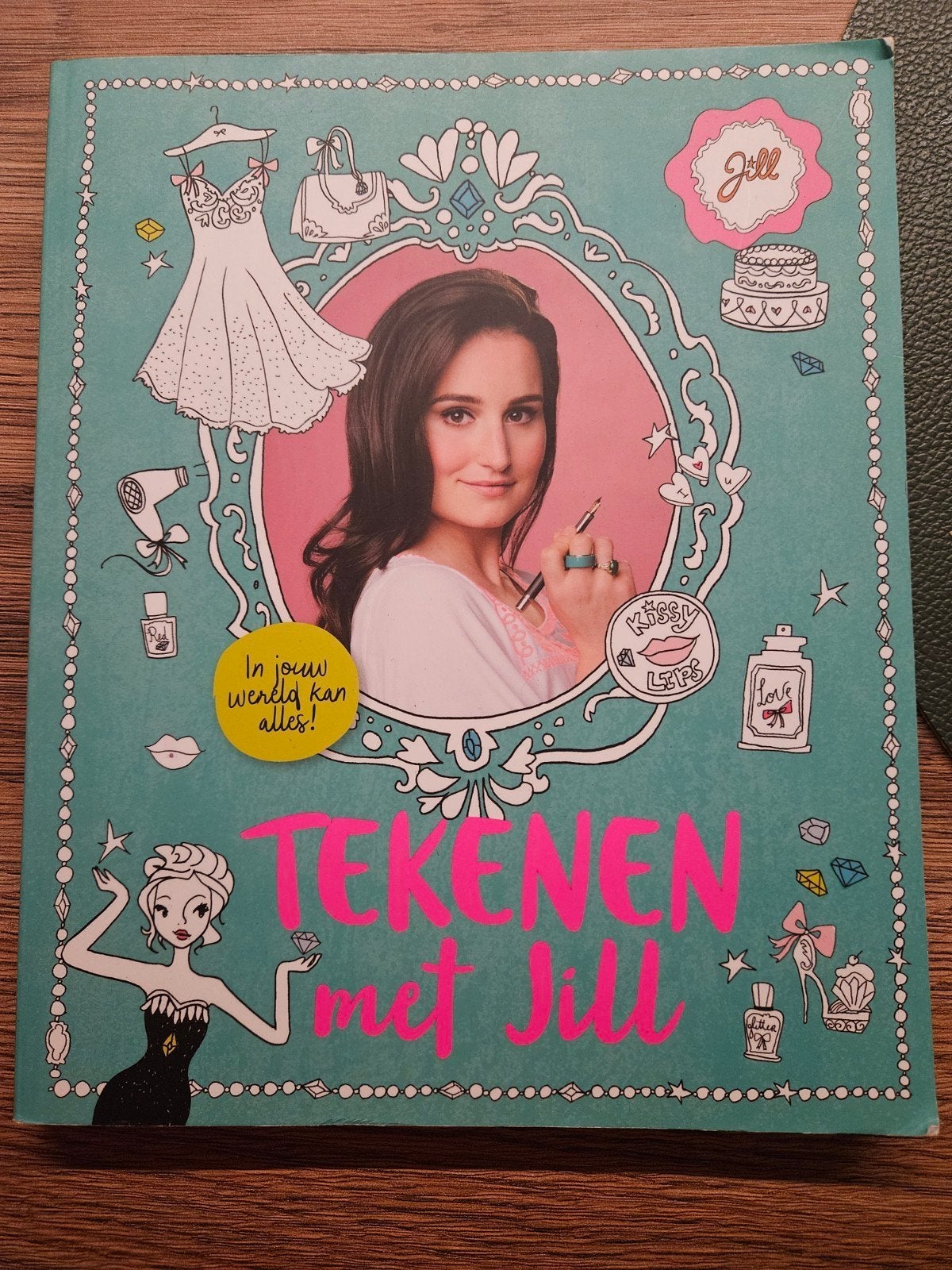 Tekenboek met Jill: Leer tekenen met stap-voor-stap uitleg, Ophalen of Verzenden, Zo goed als nieuw, Boek of Gids