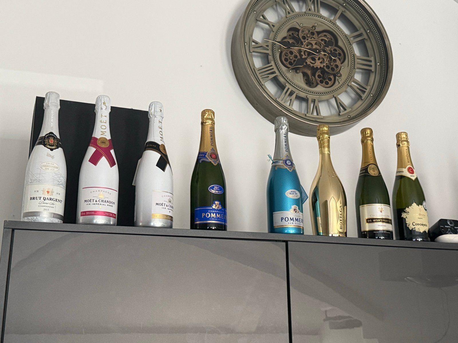 Collectie champagne en geschenkdozen, Verzamelen, Wijnen, Ophalen, Frankrijk, Nieuw, Champagne
