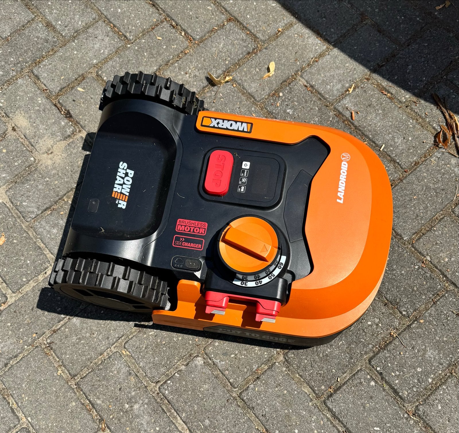 Worx Landroid WR141E robotmaaier met garantie !!!, Ophalen, Zo goed als nieuw, Meer dan 25 cm, Bestuurbaar via app