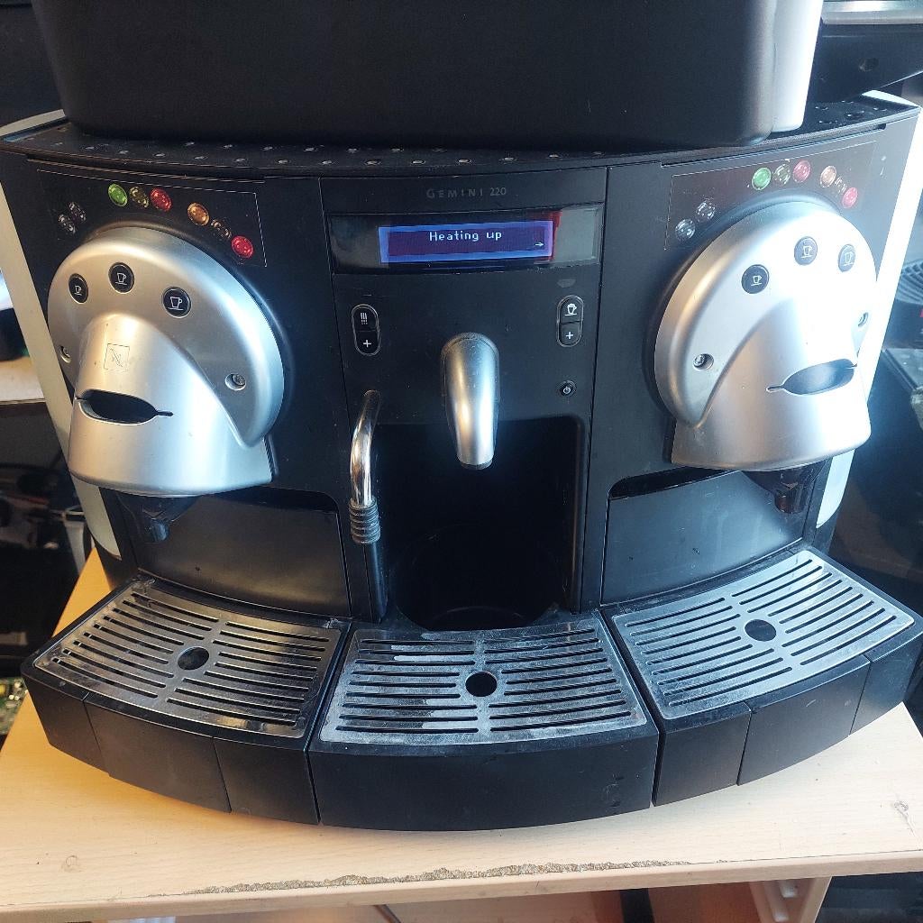 Te koop nespresso gemini cs200 pro, Witgoed en Apparatuur, Koffiezetapparaten, Ophalen of Verzenden, Gebruikt, Koffiemachine, Koffiebonen
