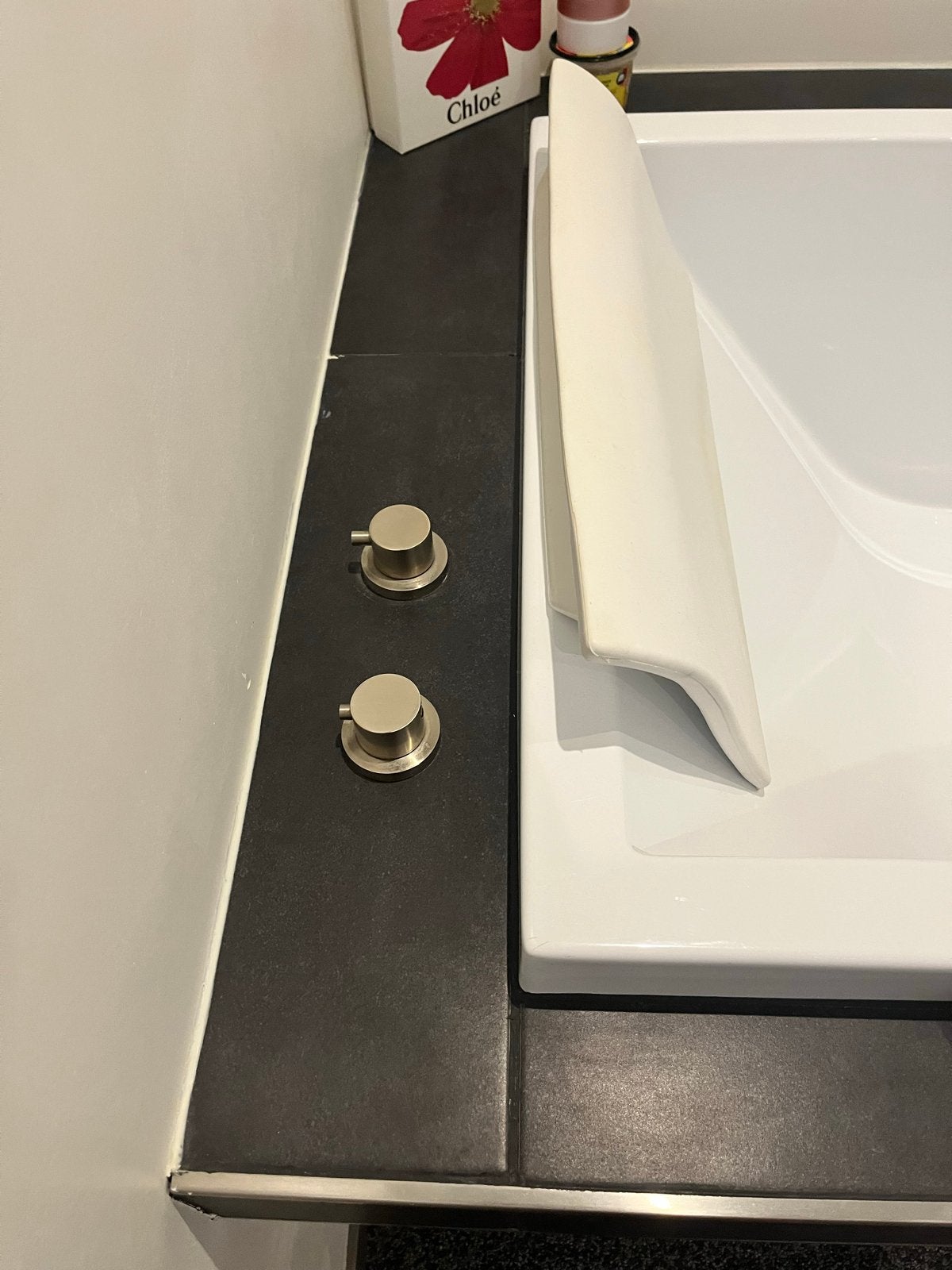 Modern ligbad met kraan en handdouche, Ophalen, Zo goed als nieuw, Met bad